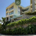 Luxury 4 Bedroom Condo - Amazing Bay View - Pool