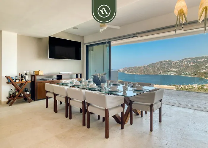 Luxury 4 Bedroom Condo - Amazing Bay View - Pool
